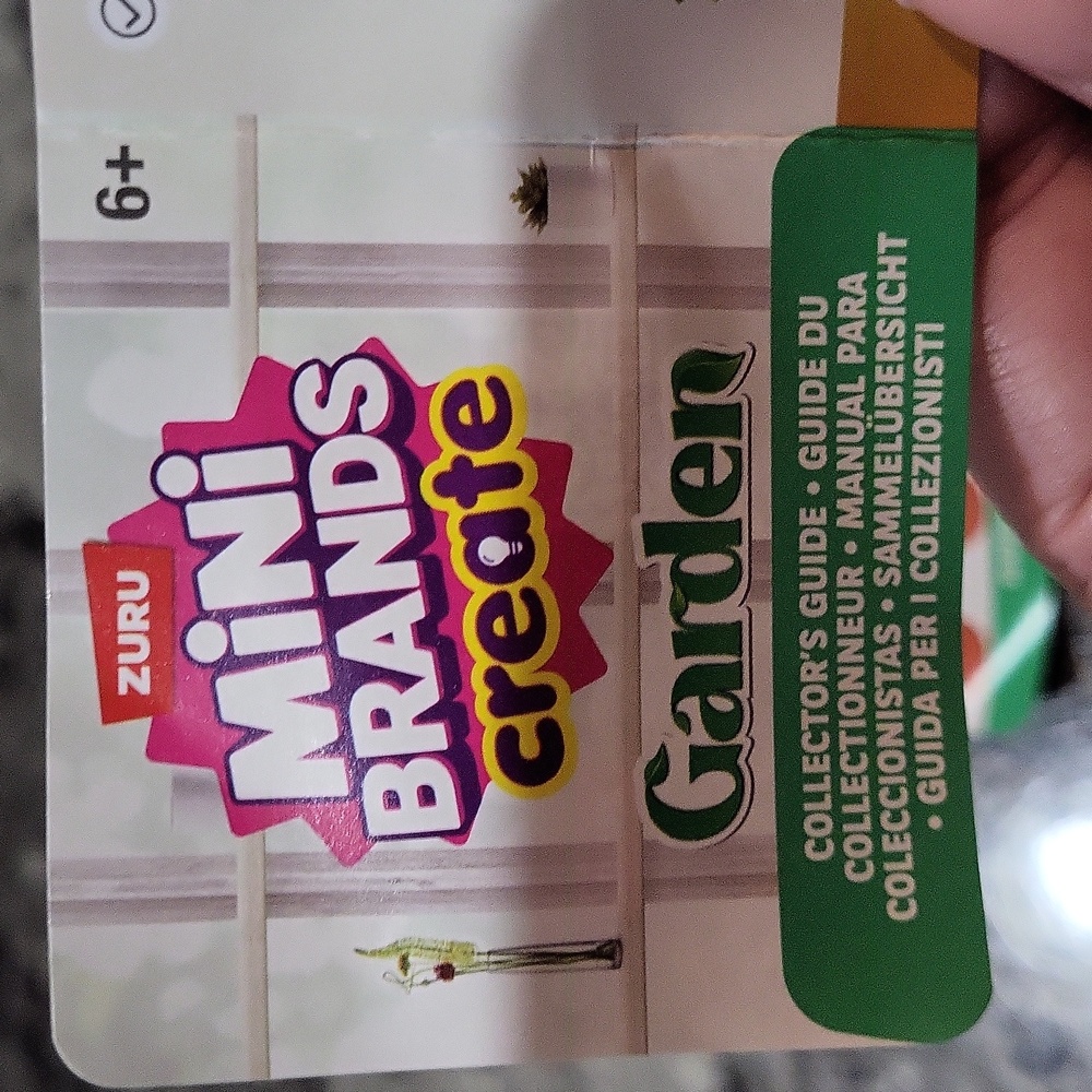 Mini Brands Create Garden - Picture 2 of 5